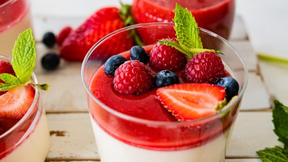 Cách Làm Panna Cotta Dâu Ngọt Ngào: 7 Bước Đơn Giản Cho Món Tráng Miệng Chuẩn Vị!