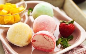 Cách làm bánh Mochi với nhân kem lạnh và đậu đỏ
