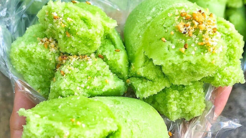 bánh bò lá dứa thơm ngon